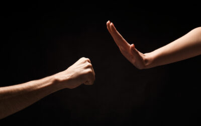 Jak ludzie manipulują naszą uprzejmością? O regule wzajemności w reklamie i sprzedaży