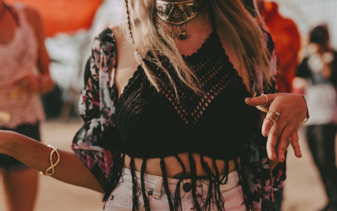 Jak ubrać się na koncert? Muzyka, wygoda i festiwalowy styl